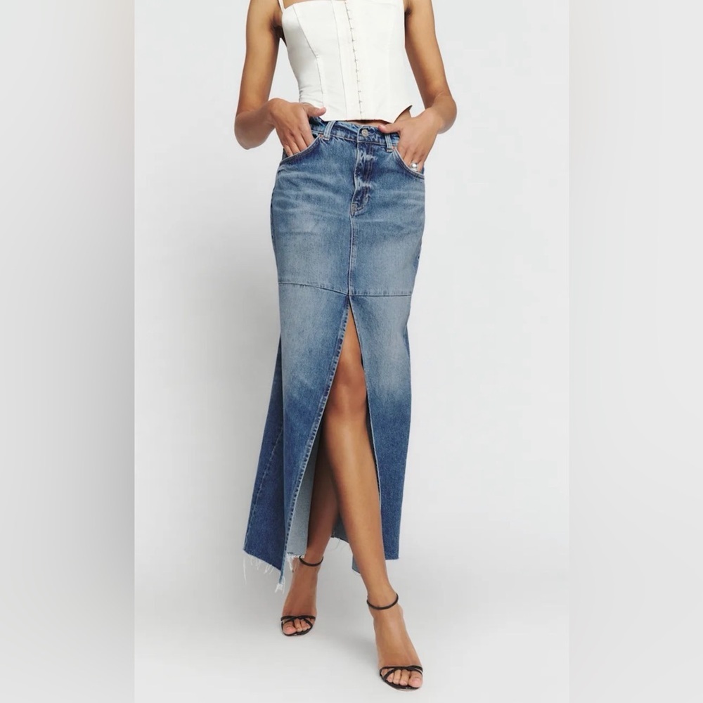 Reformation Tazz Maxi Denim Long Skirt
Slit Pockets Raw Hem Blue Size 31
